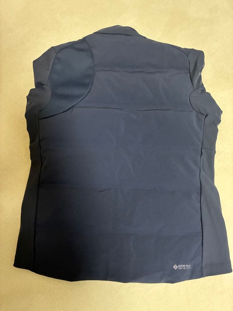 ★新品　デサントg-arc collection ハイブリッドダウンジャケット