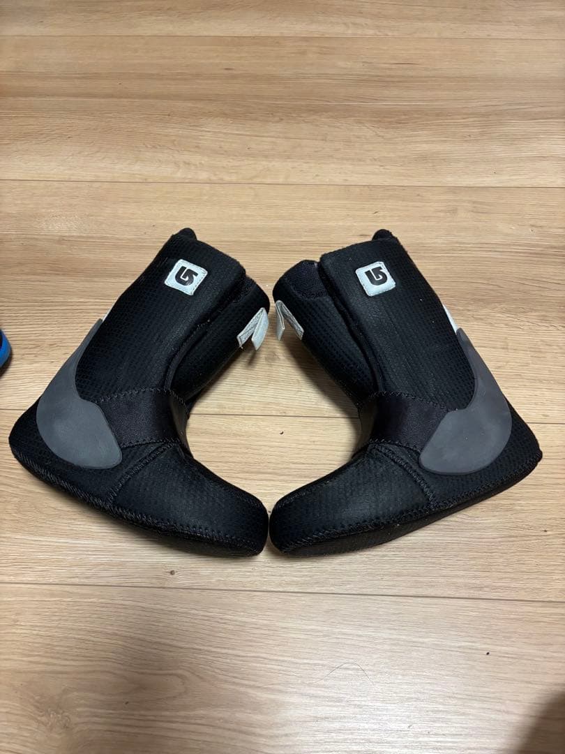 22センチ　Burton スノーボードブーツ 子ども用 黒/青/黄色