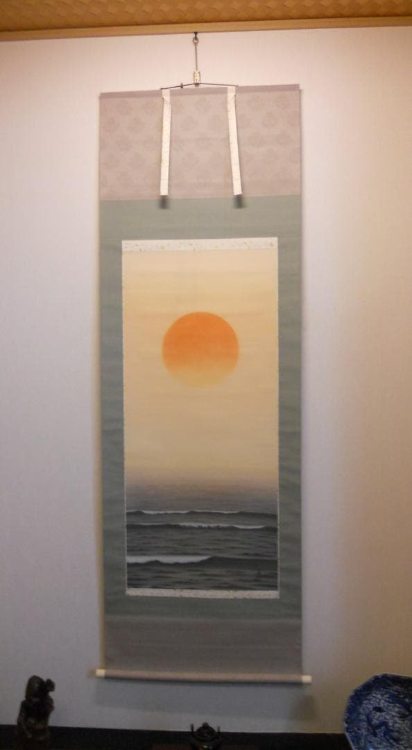 掛け軸 紺敏 旭日静波 絹本 希少 軸装 茶道具 掛軸 美品 です（二重箱）。