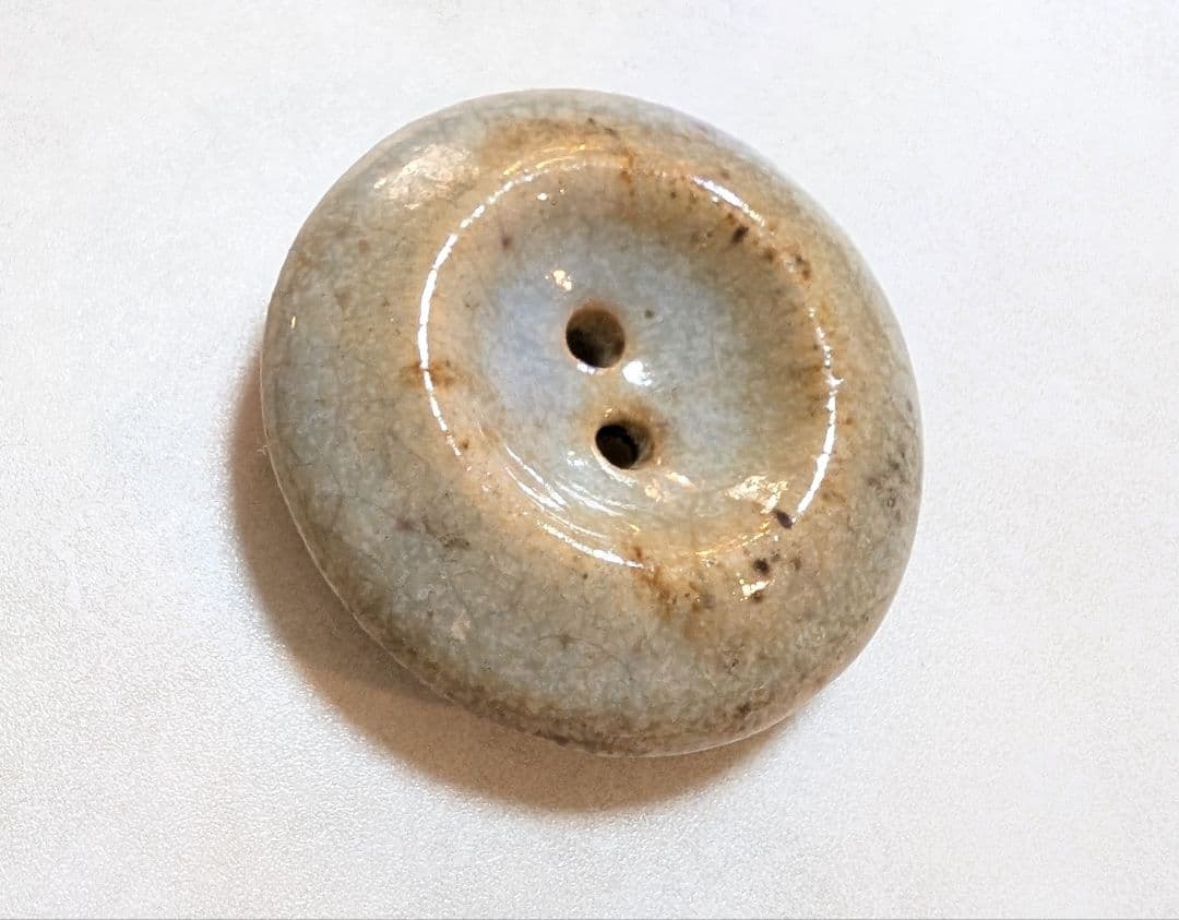 m*8様 No.0320　ルーシー·リー　陶器ボタンA