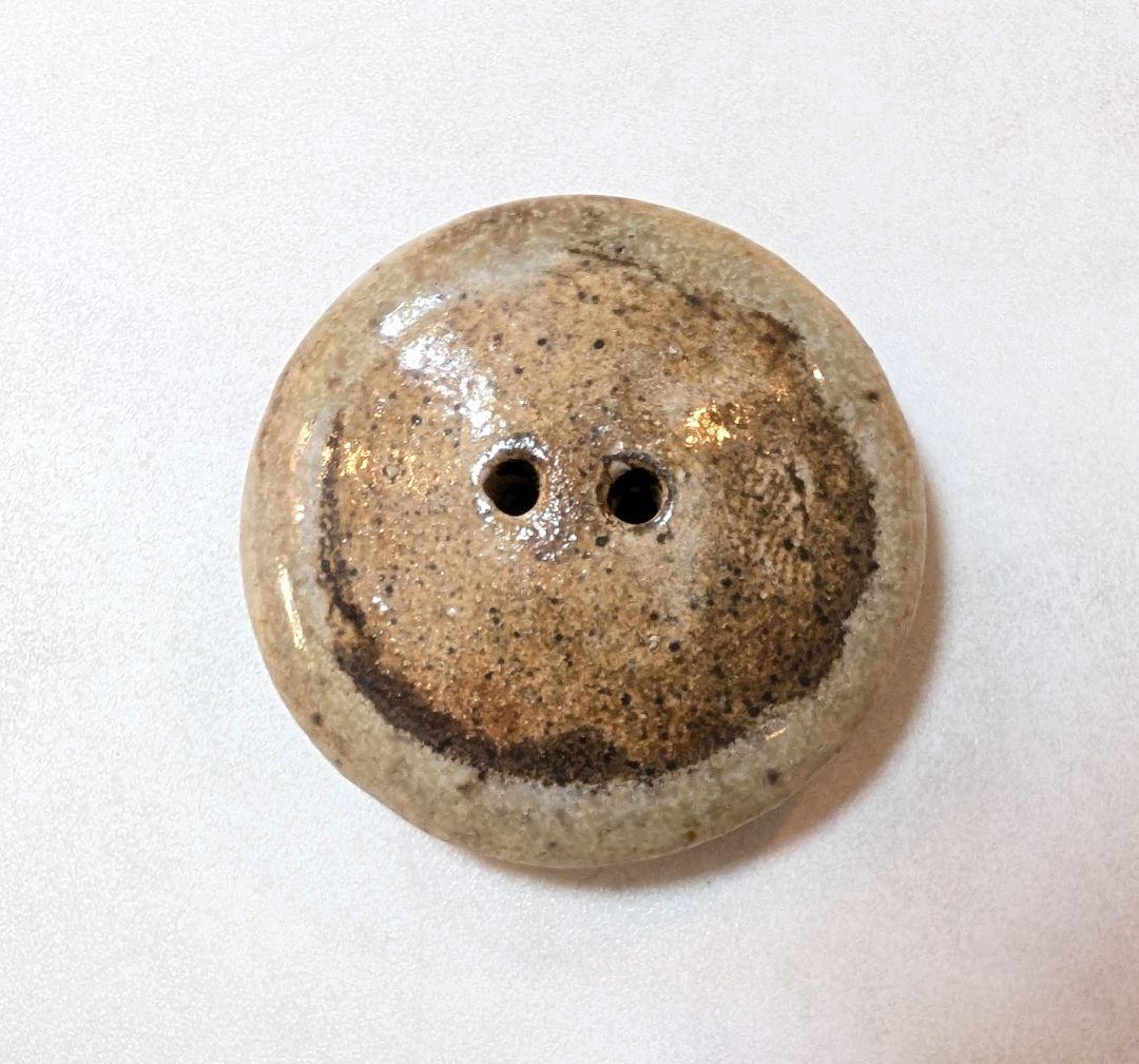 m*8様 No.0320　ルーシー·リー　陶器ボタンA