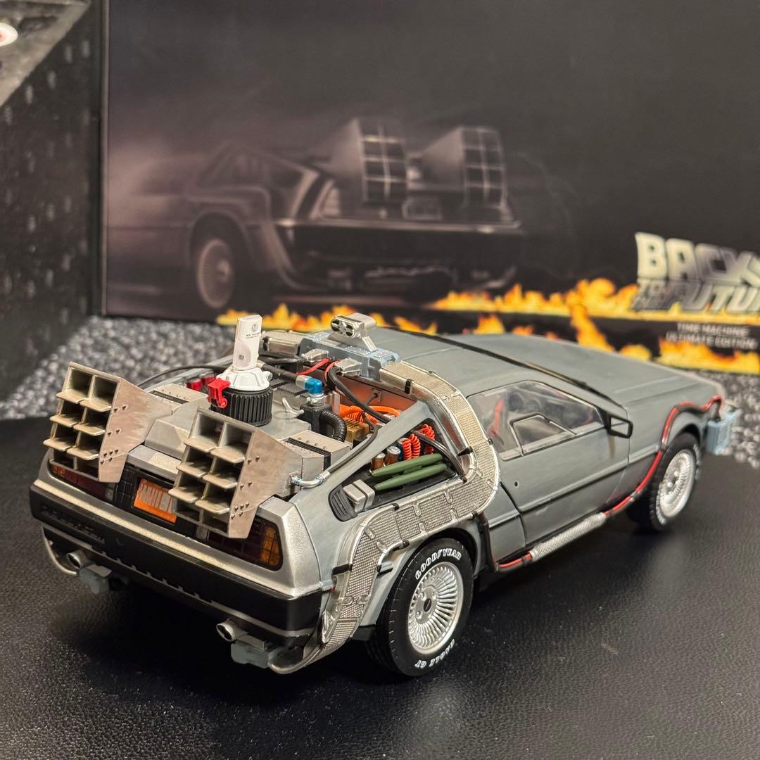 デロリアン 1/18 アルティメットエディション バックトゥザフューチャー