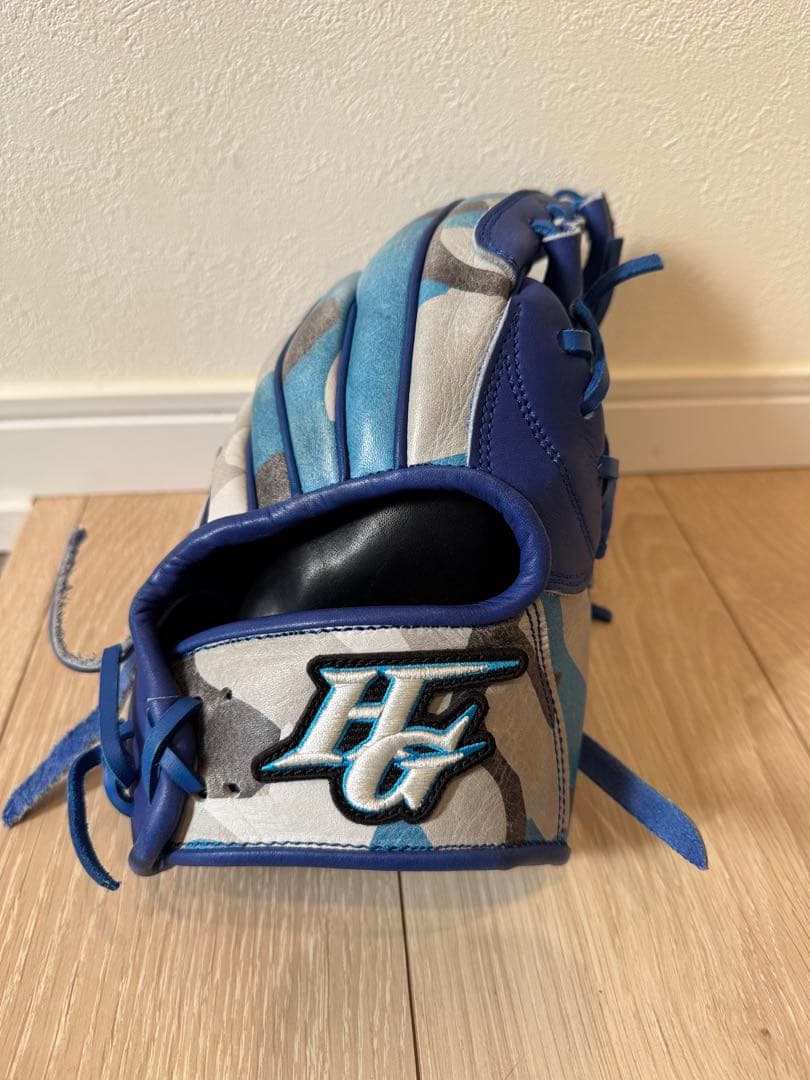 HG 軟式グローブ 青とグレー迷彩ハイゴールド