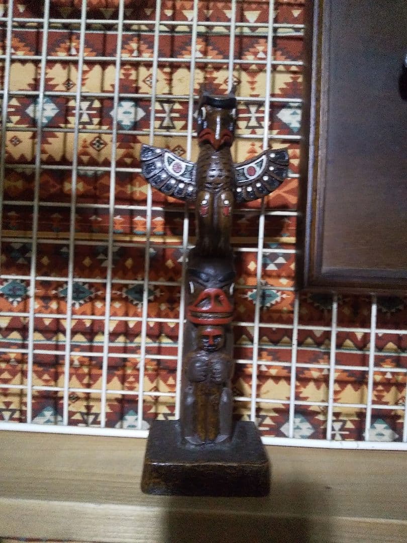 ネイティブアメリカン、インディアン カナダ製トーテムポール