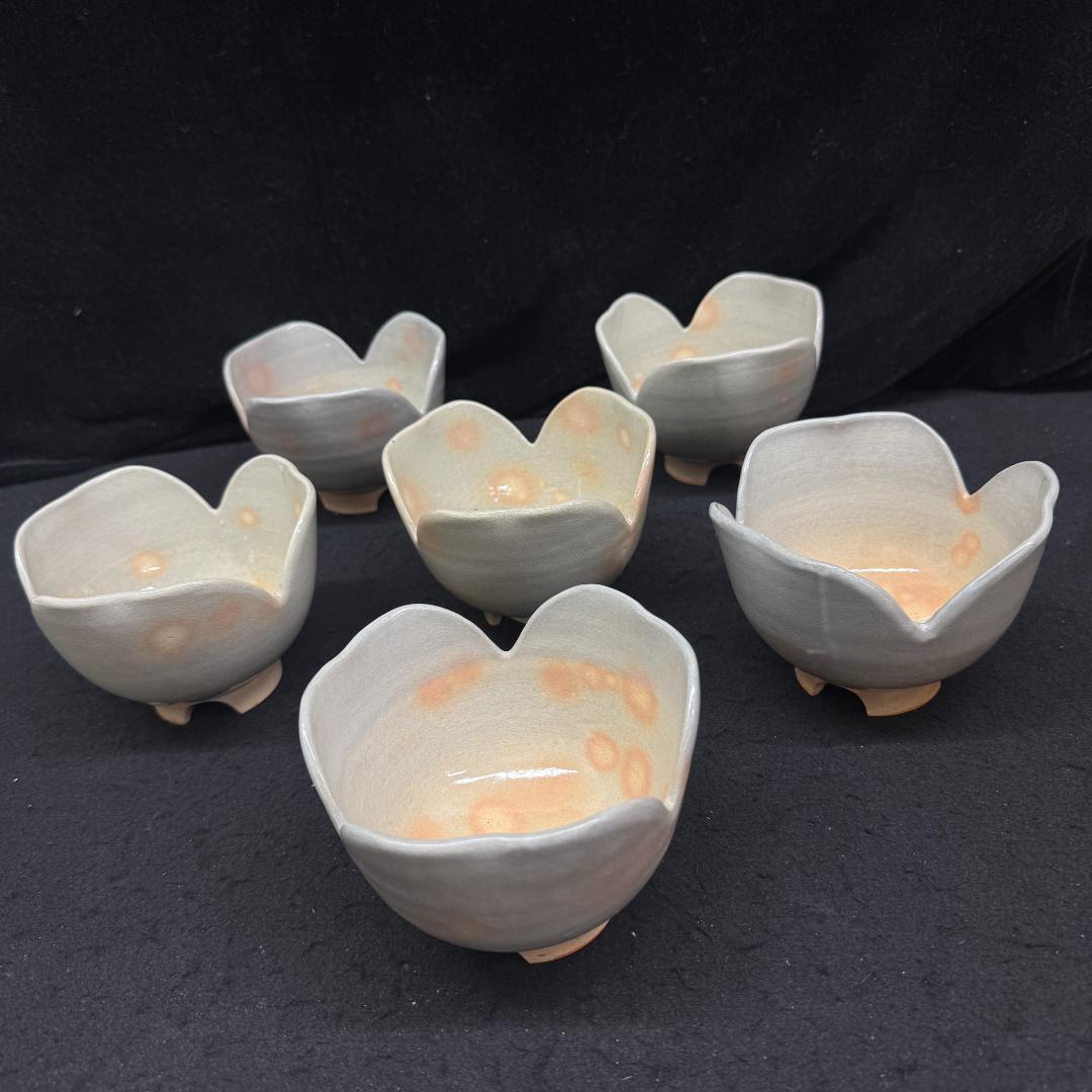 萩焼　十五代坂倉新兵衛造 訪割山椒向附　６客　茶道具　共箱、共布