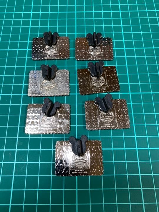 DISNEY PARKS PIN TRADING 2012 （7個セット）