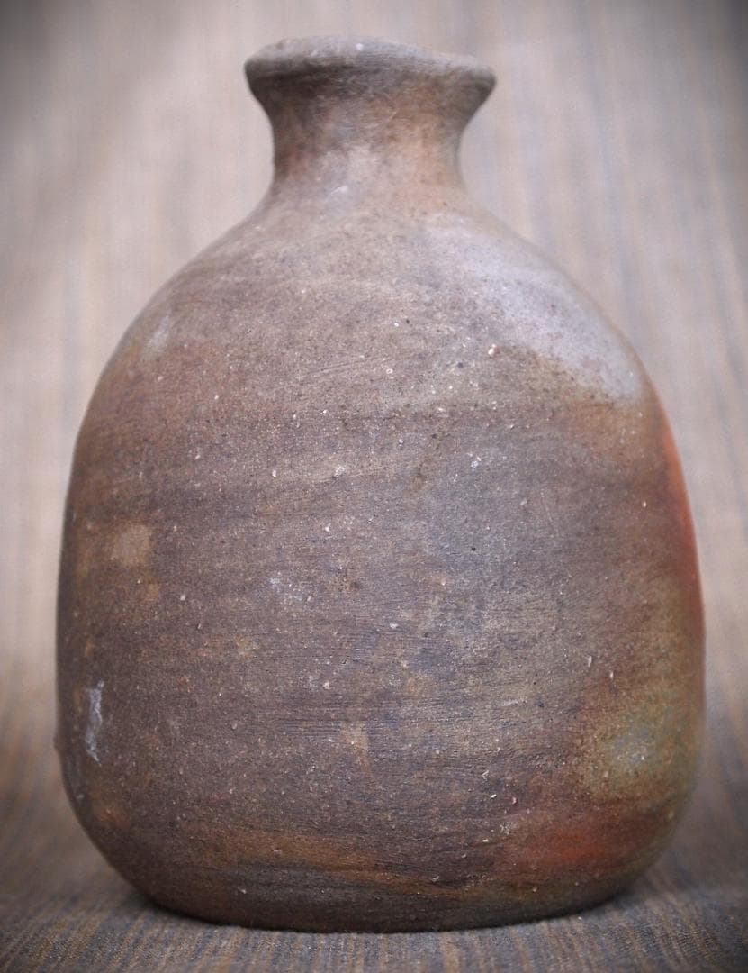 人気作家★中村和樹【師：中村真・中村六郎】★備前【窯変】徳利①★共箱・布