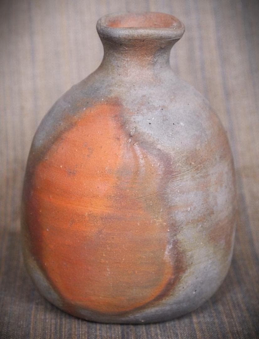 人気作家★中村和樹【師：中村真・中村六郎】★備前【窯変】徳利①★共箱・布