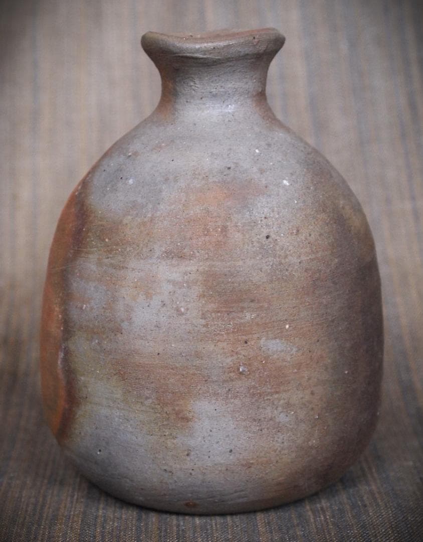 人気作家★中村和樹【師：中村真・中村六郎】★備前【窯変】徳利①★共箱・布