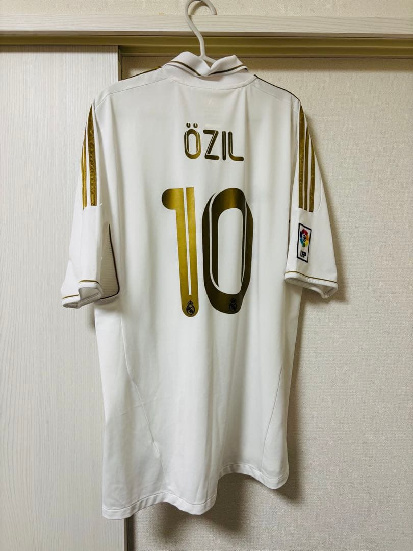 レアル・マドリード エジル　ユニフォーム