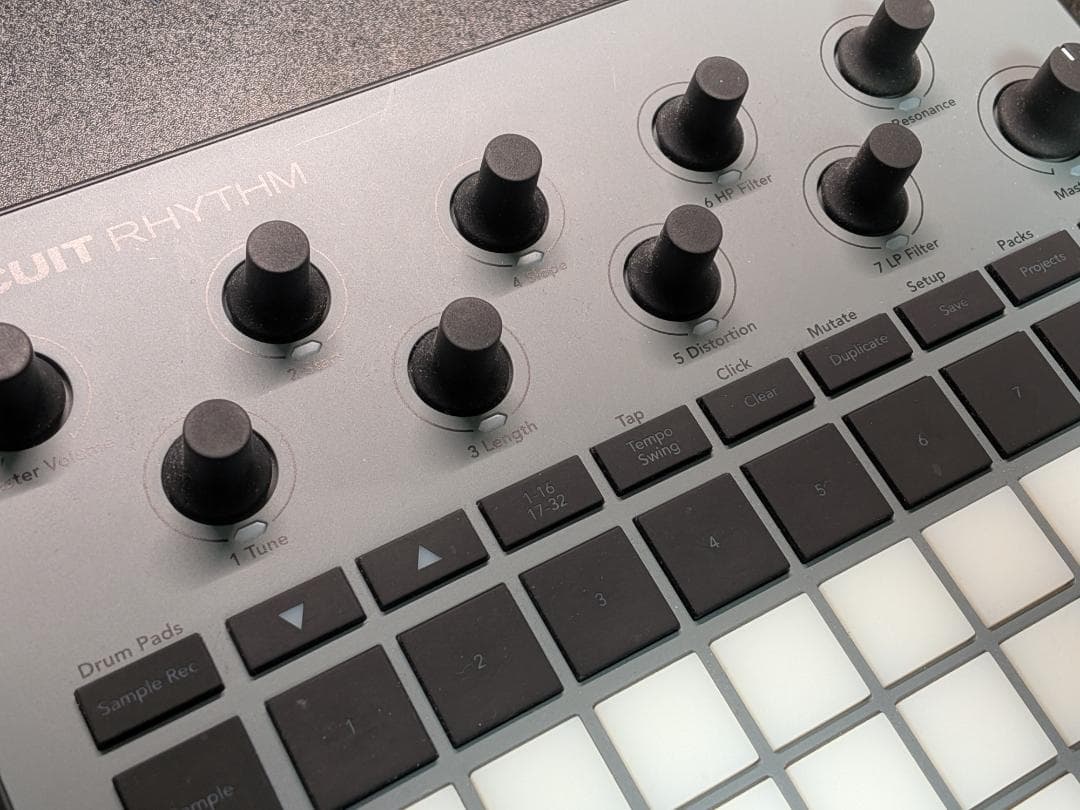 Novation Circuit Rhythm（サーキットリズム）