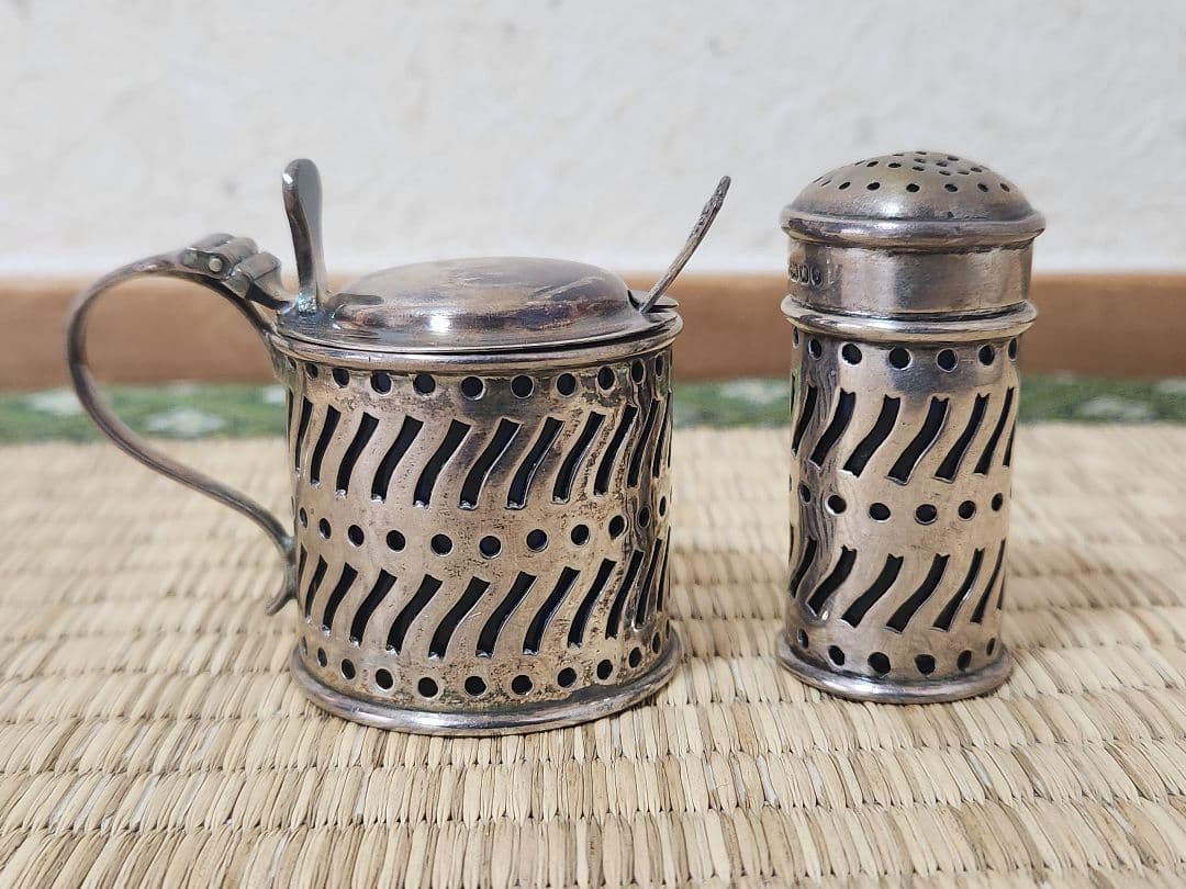 アンティーク　シルバー　ミニ調味料入れ　銀製　スターリングシルバー