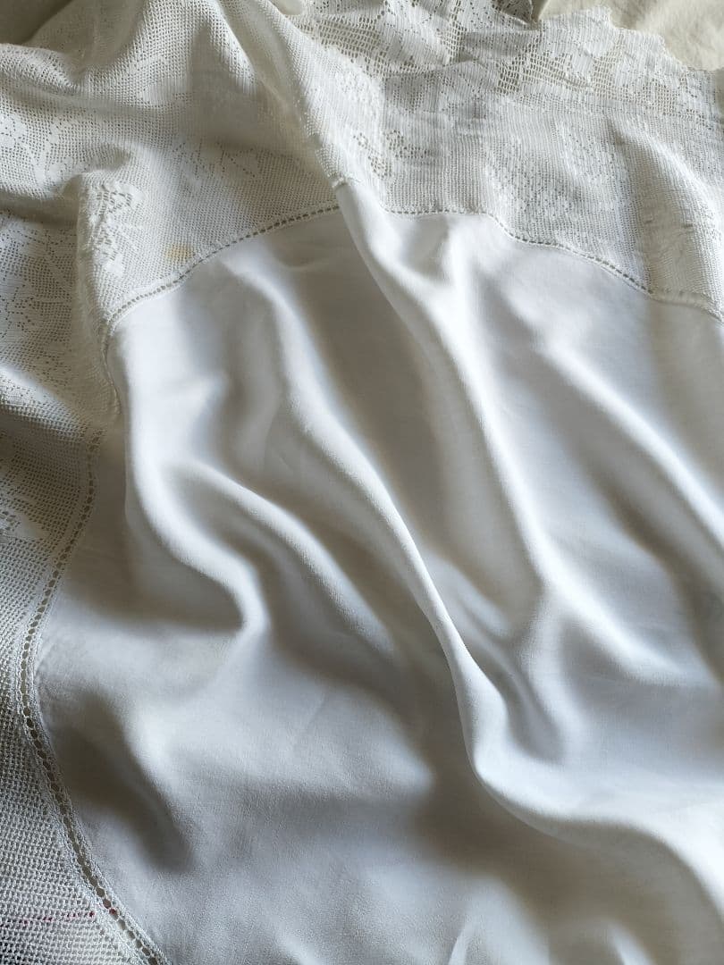 英国　Vintage　蝶々whiteクロッシュレース　テーブルクロス