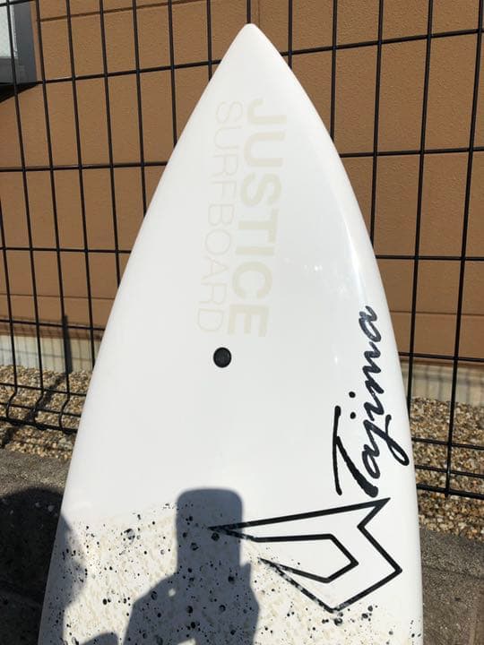 ほぼ新品ジャスティスサーフボードDIVA5プラグ+FCS2フィン+FCSケース