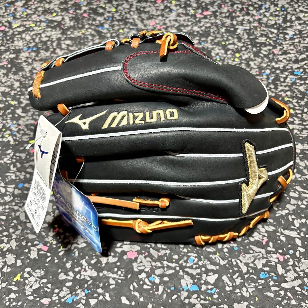 新品タグ付き ミズノ グローバルエリート スピードレボ 軟式用 投手用 グローブ