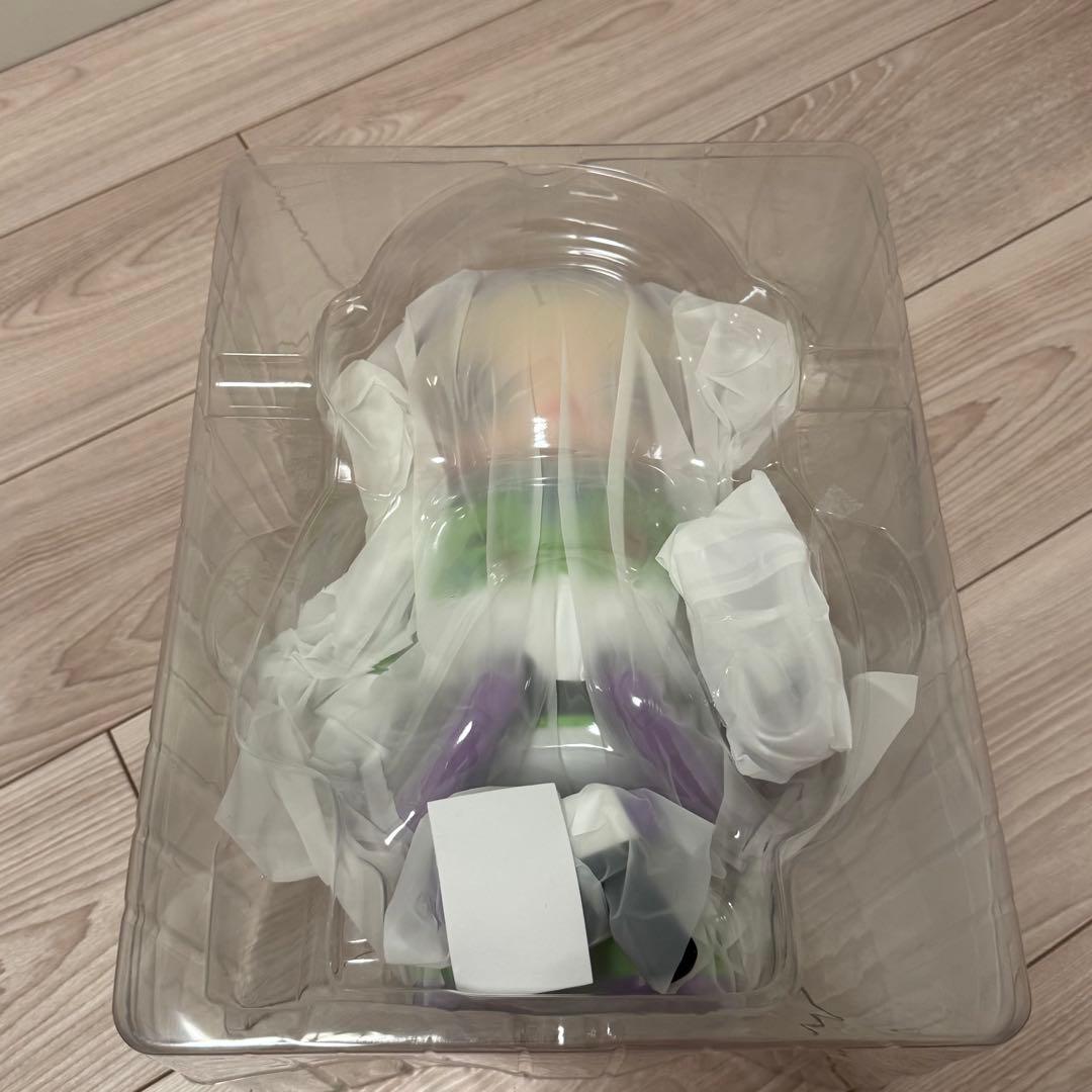 新品　MEGA SPACE MOLLY 400% Buzz Lightyear