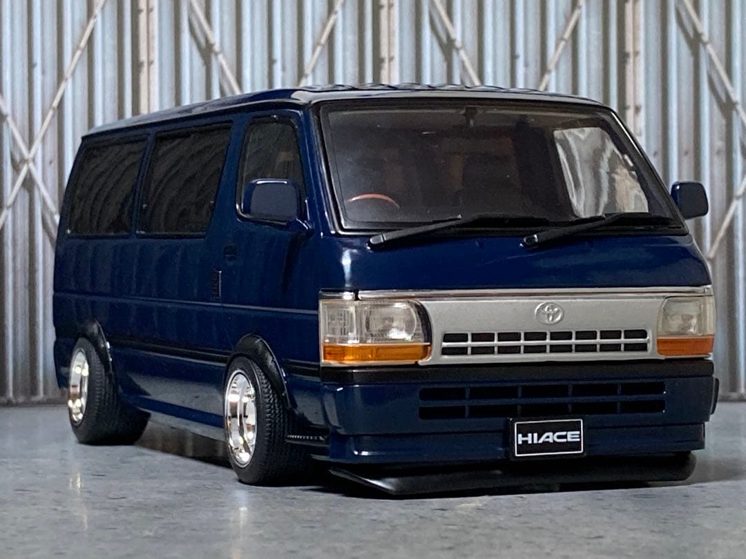 1/24ハイエースバン（100系）カスタム品