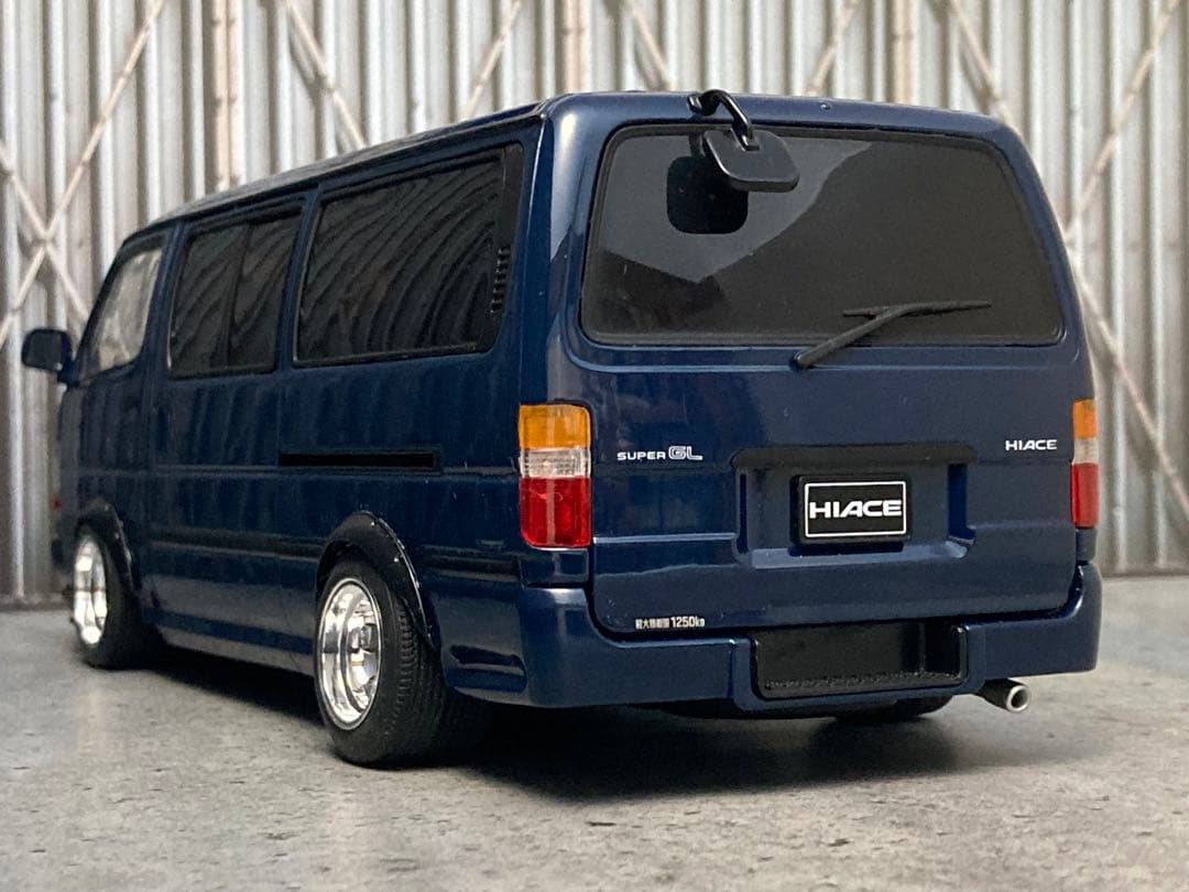 1/24ハイエースバン（100系）カスタム品