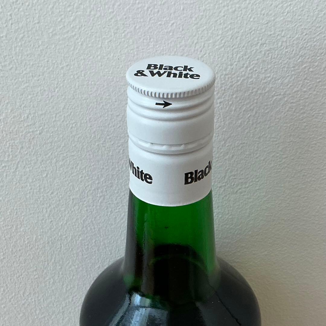 【未開栓】Black&Whitスコッチウイスキー 4/5Quart 760ml