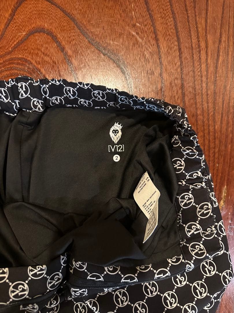 V12 スカート ブラック サイズ2 美品