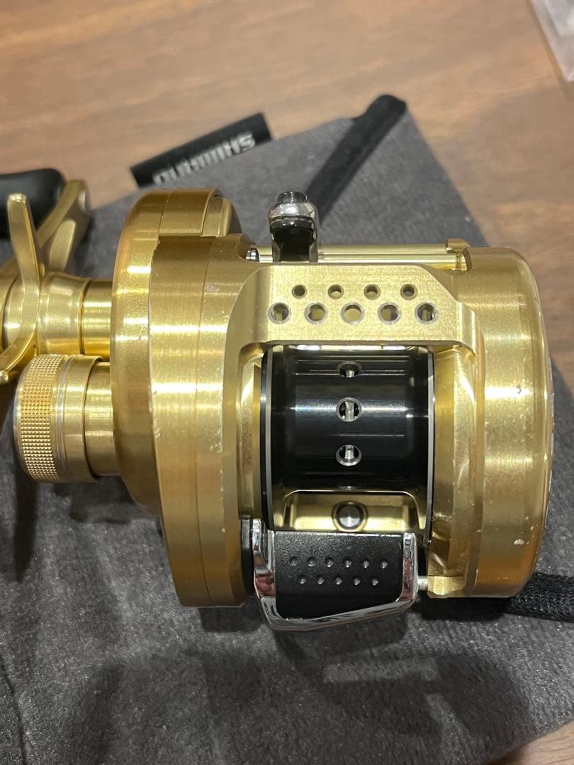 SHIMANO 15 CALCUTTA CONQUEST 201 カルカッタ