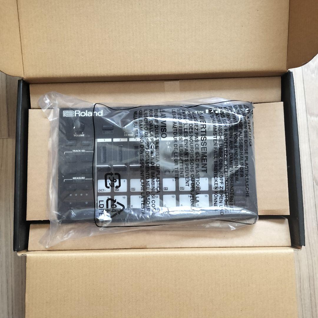 Roland MC-101 グルーヴボックス
