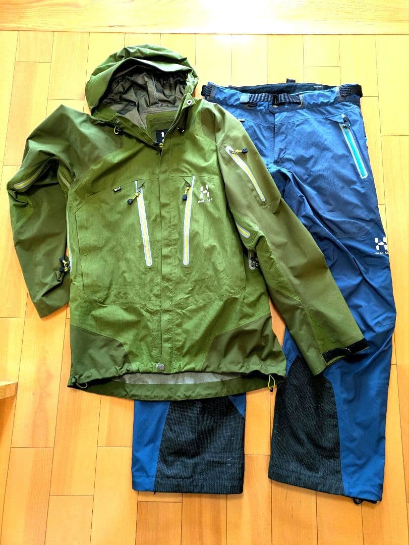 人気ホグロフス GORE-TEX上下セット　Ｓサイズ　スキー・スノーボードウエア