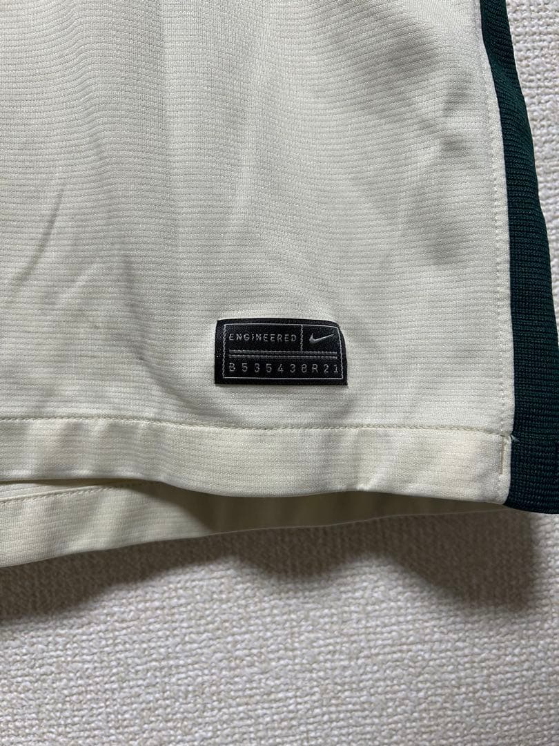 リヴァプール 21-22アウェイユニフォーム