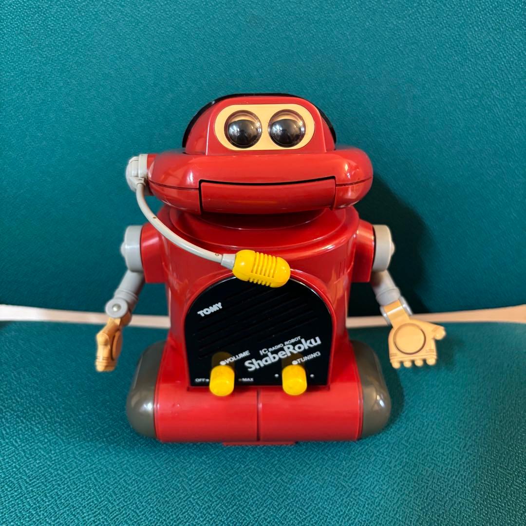 TOMY ShabeRoku 赤いロボットラジオおもちゃ