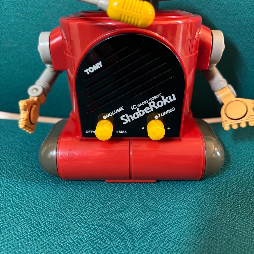 TOMY ShabeRoku 赤いロボットラジオおもちゃ