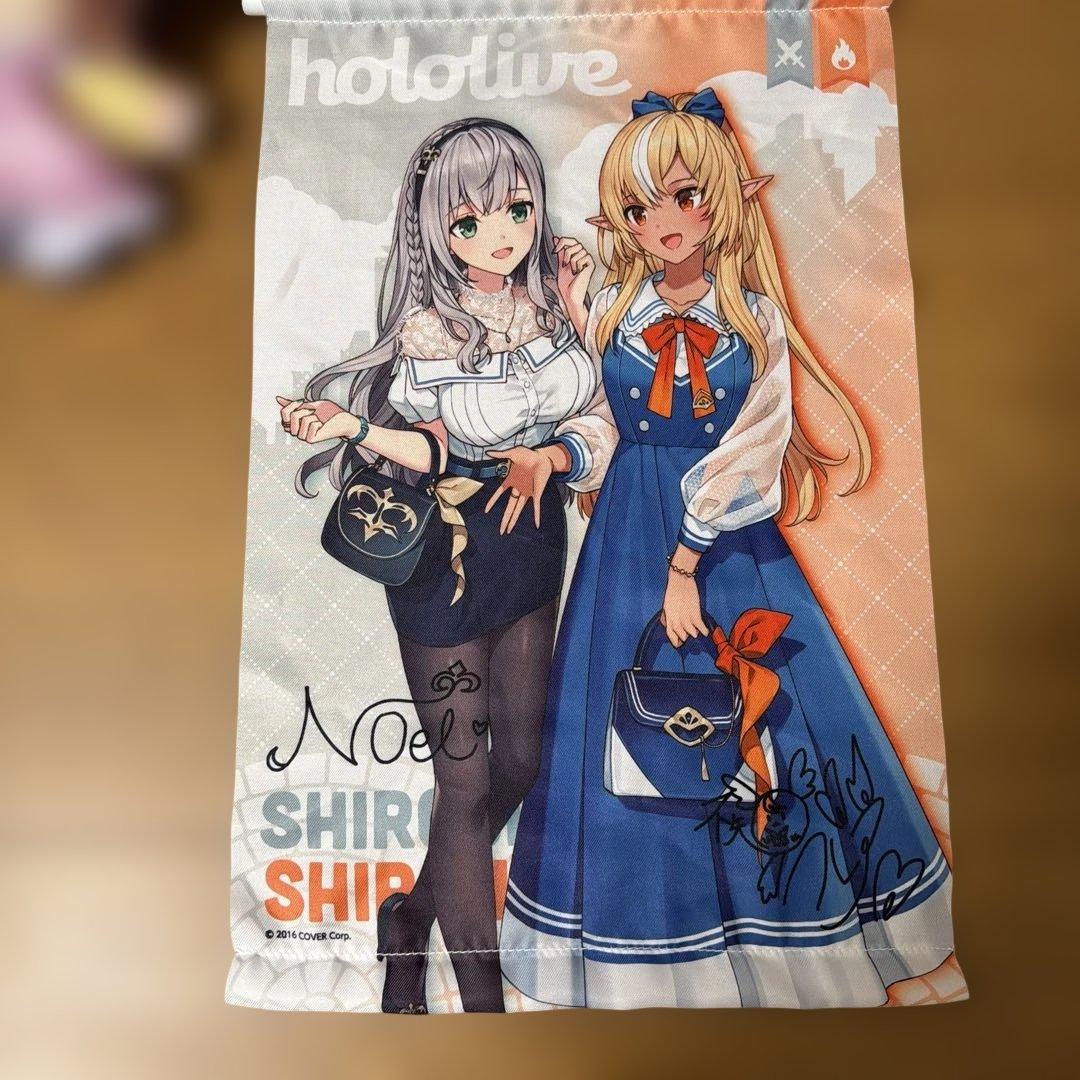 ホロライブ寝そべりぬいぐるみ、パペット、タペストリー、マイク型筆箱、計9点セット