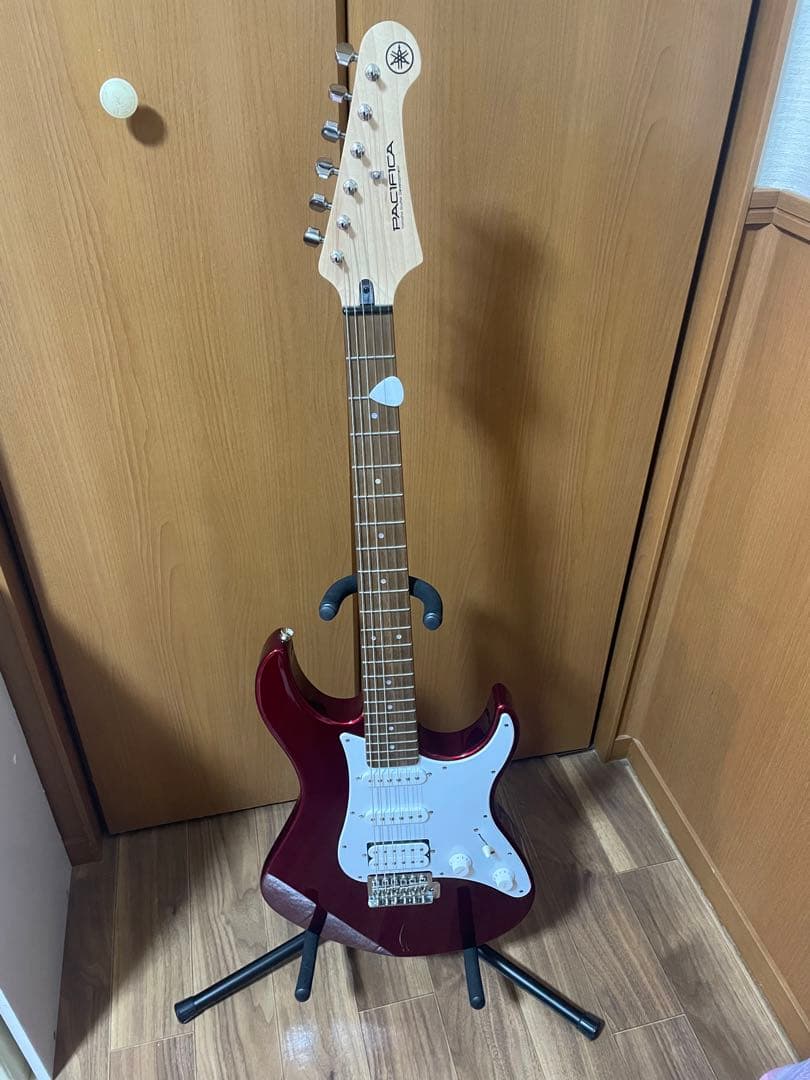 Yamaha パシフィカ　012 エレキギター レッド