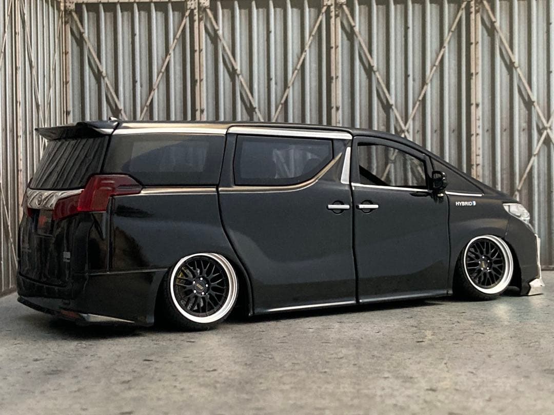 1/24 トヨタ アルファード（VIPカスタム品）