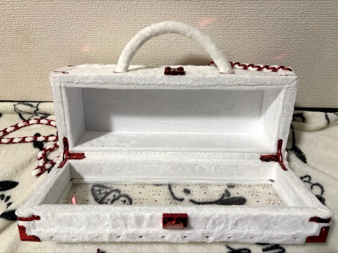 エンジェルシャンパン ホリデーエディション レザータイプ レッド 空き箱 鍵付き