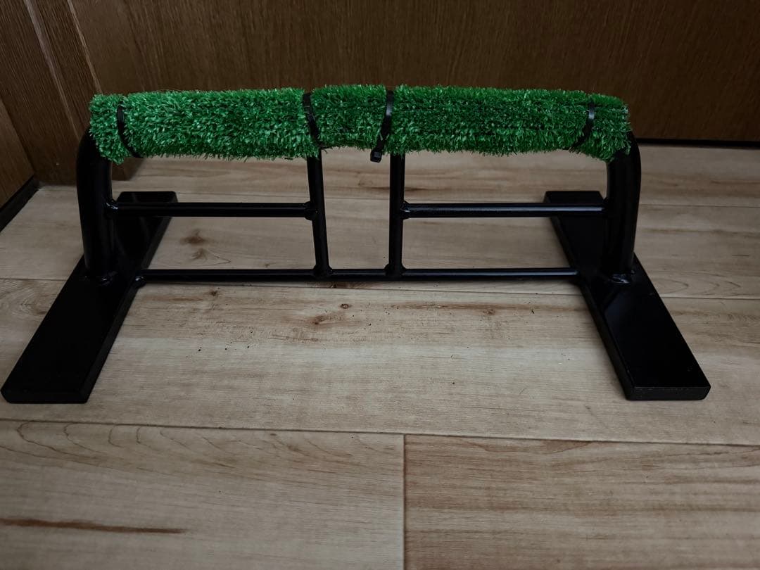 フクロウ　猛禽類　パーチ　止まり木