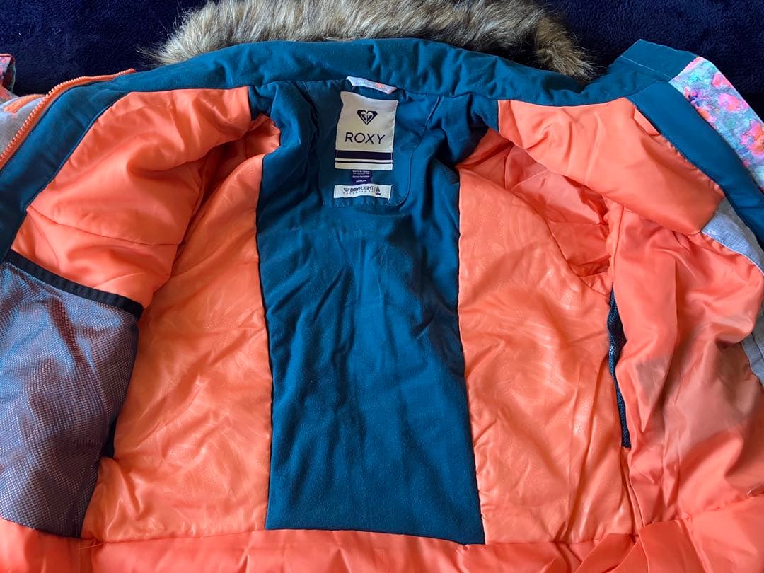 大幅値下げ！【新品65%オフ】ROXY スノーボードジャケット