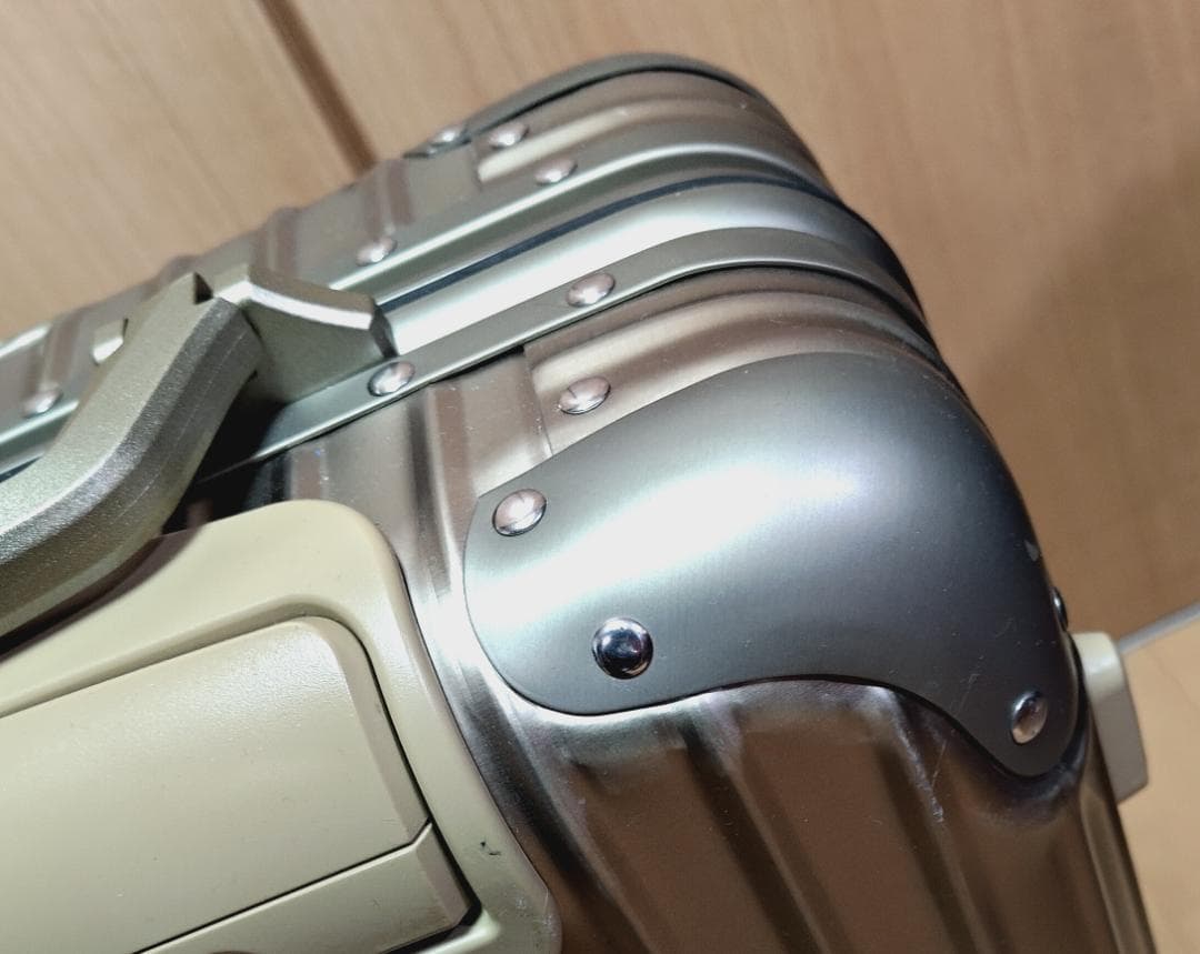 RIMOWA TOPAS TITANIUM 32L 90152 チタニウム 4輪