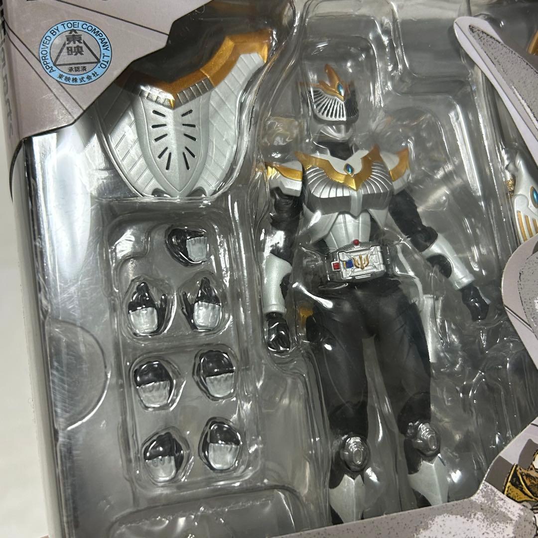 新品未開封　S.H.フィギュアーツ 仮面ライダーファム 龍騎 フィギュア