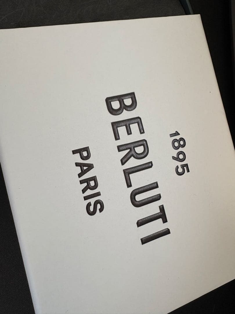 BERLUTI ギフト箱とウールポーチ