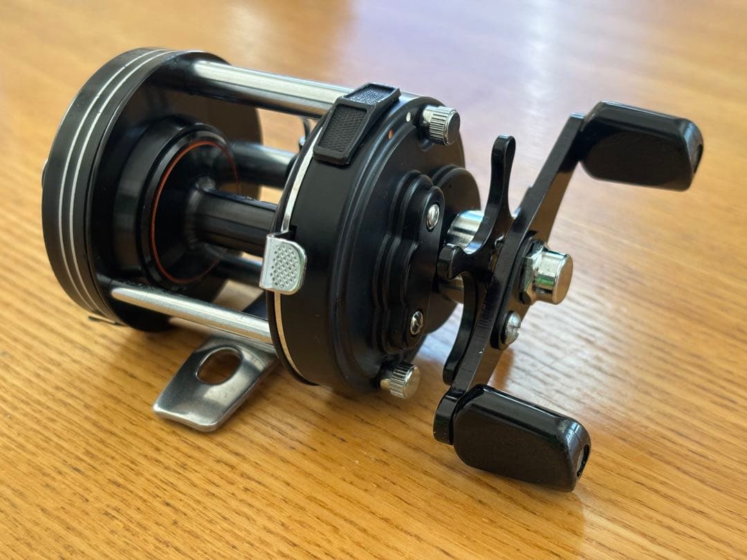 【美品】【送料無料】ダイワ　ミリオネア　ＧＳ　２０００Ｃ　純正袋付