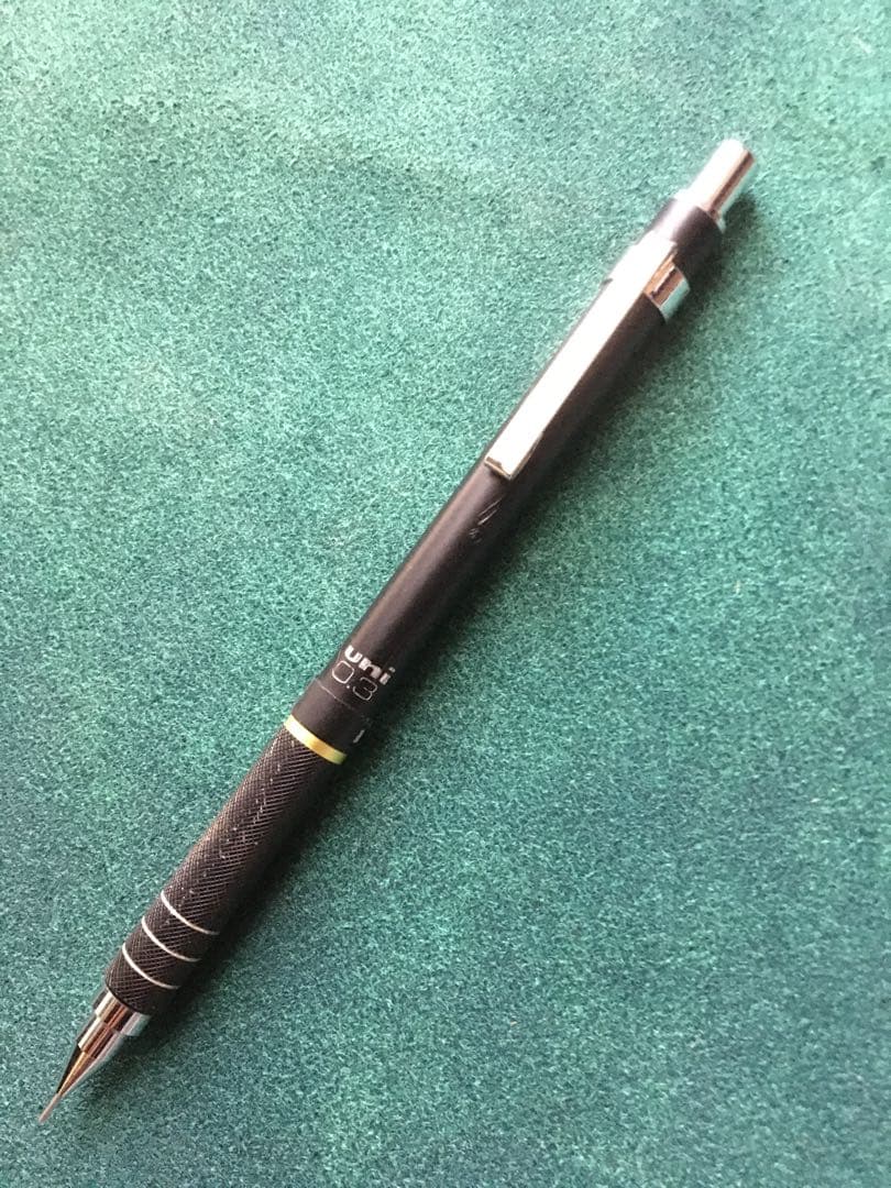 ユニ　シャープペン　0.3mm
