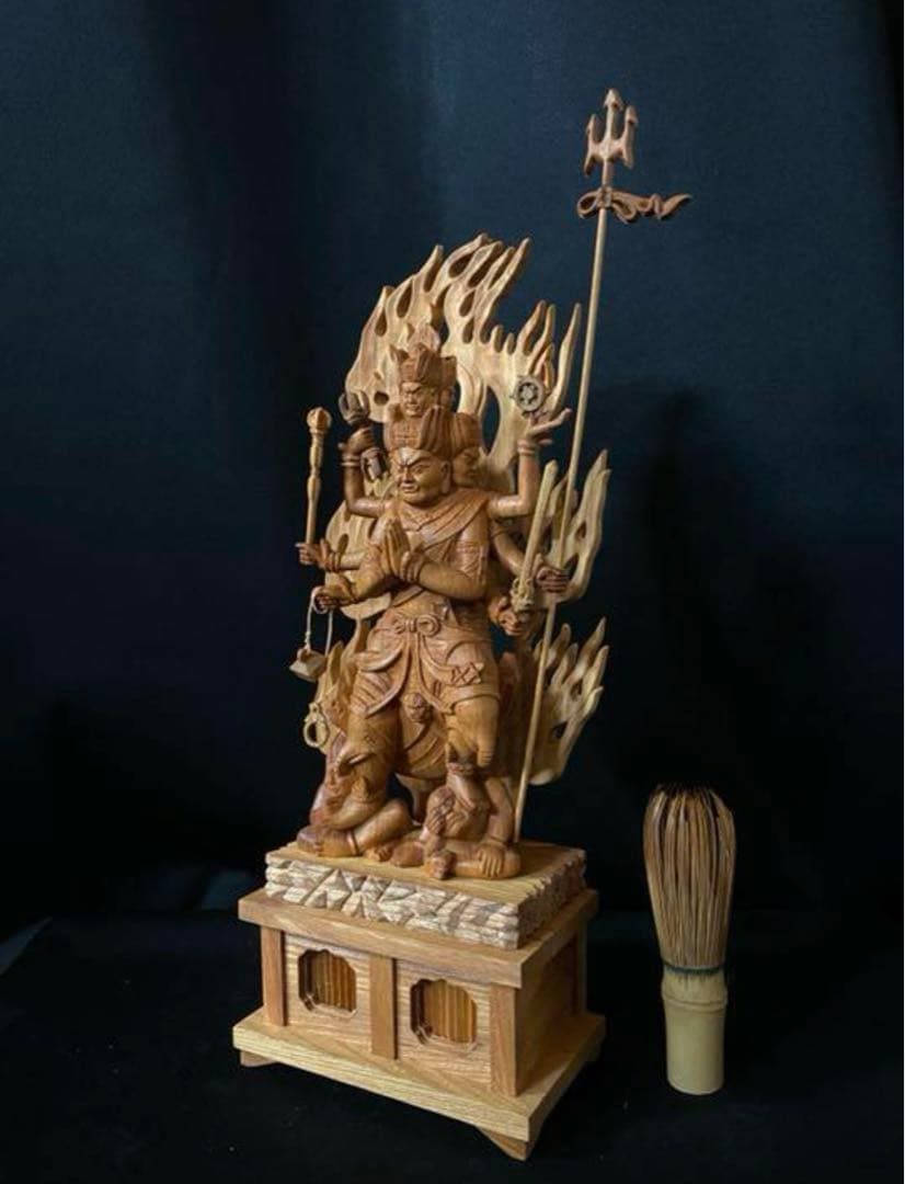 仏教工芸品　木彫仏像　最高級品　仏師手仕上げ品　大元帥明王立像
