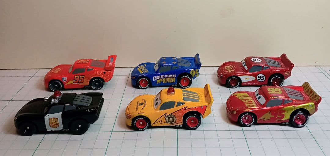 トミカディズニーカーズ28台