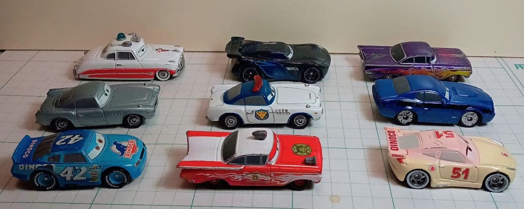トミカディズニーカーズ28台
