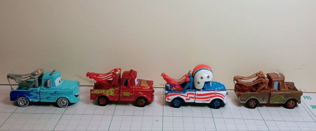 トミカディズニーカーズ28台