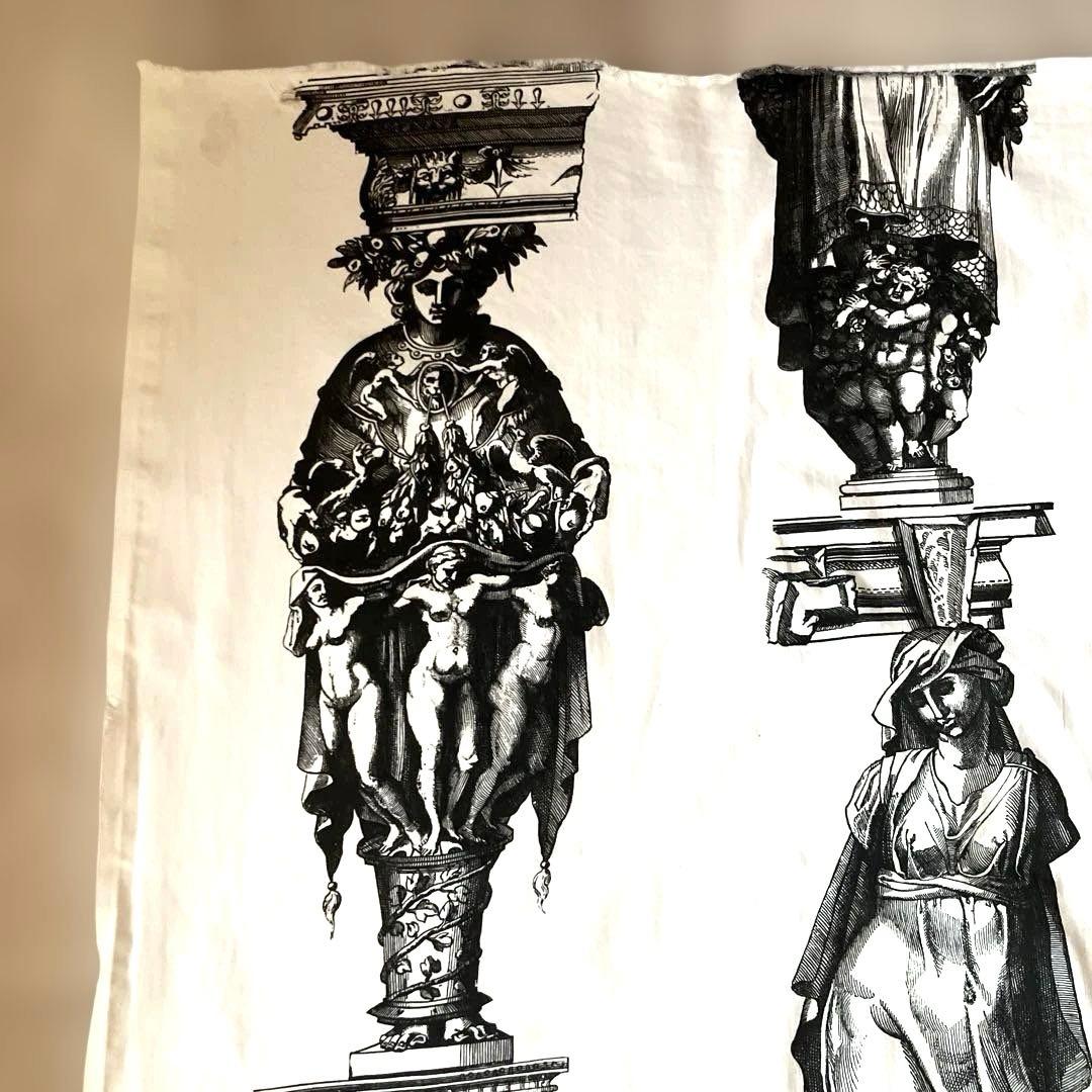 【匿名配送 ヴィンテージ 希少】中世古典的彫刻デザインの綿生地