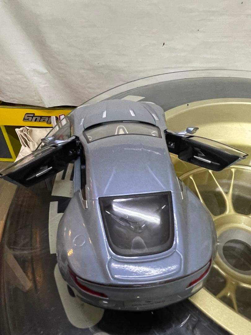 アストンマーチン