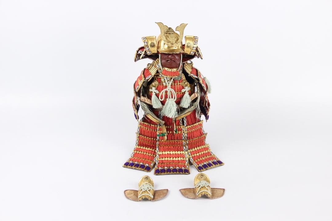 明治 谷本要助作 武者 赤糸威 金色兜 蝙蝠男面 鎧飾り 共箱 EG1-08