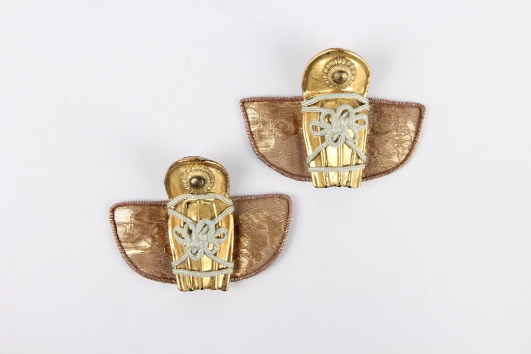 明治 谷本要助作 武者 赤糸威 金色兜 蝙蝠男面 鎧飾り 共箱 EG1-08