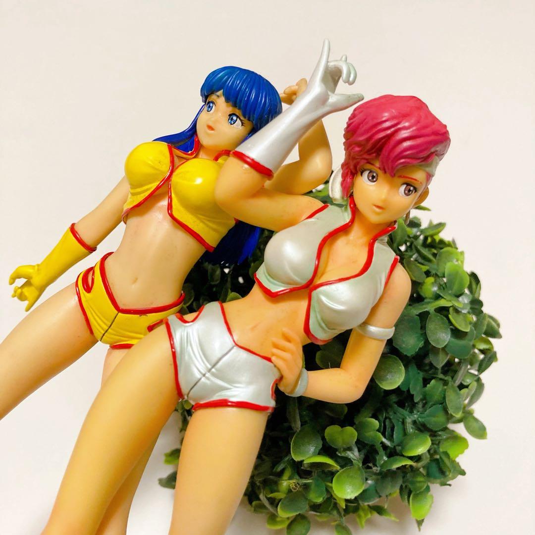 美品✳️ダーティペア『ケイ＆ユリ 1/10 フィギュア WAVE』※不足部品あり